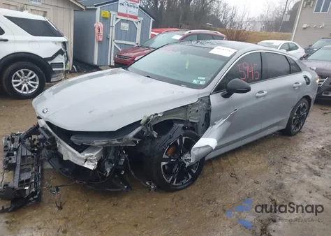 2021 Kia K5 Gt-Line z USA, uszkodzony, nr VIN 5XXG64J28MG080348